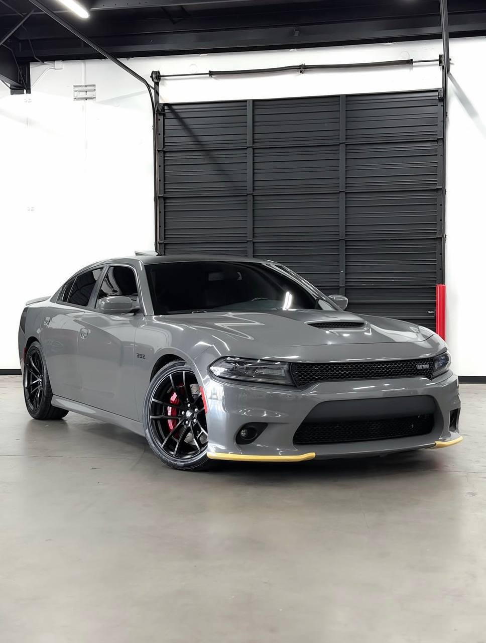 2023 Dodge DURANGO R/T - Image 2