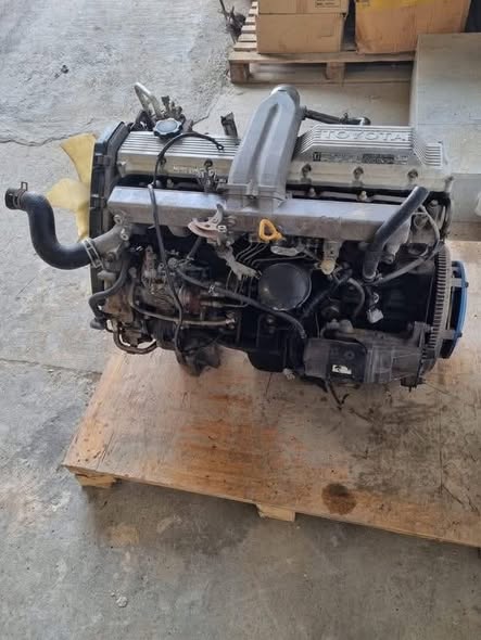 JDM Toyota 1hz 4.2L Diesel Replacement Engine - Image 3