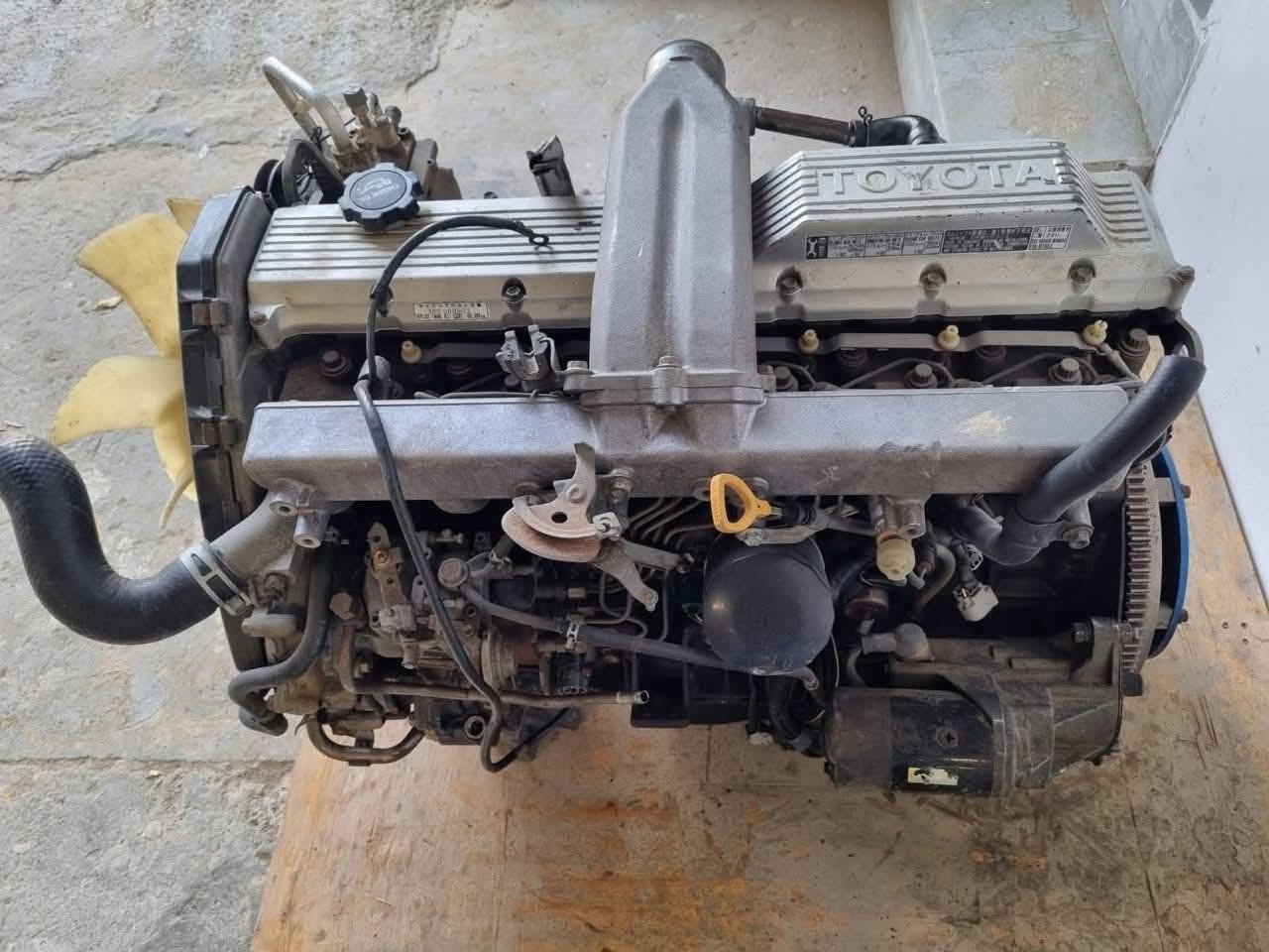 JDM Toyota 1hz 4.2L Diesel Replacement Engine - Image 2